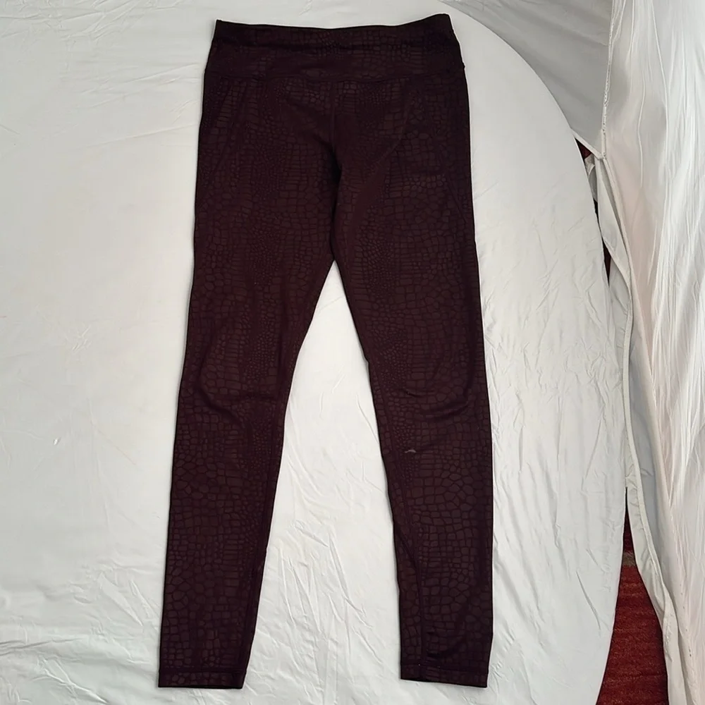 Sweaty Betty All Day maroon snake textured 7/8 leggings